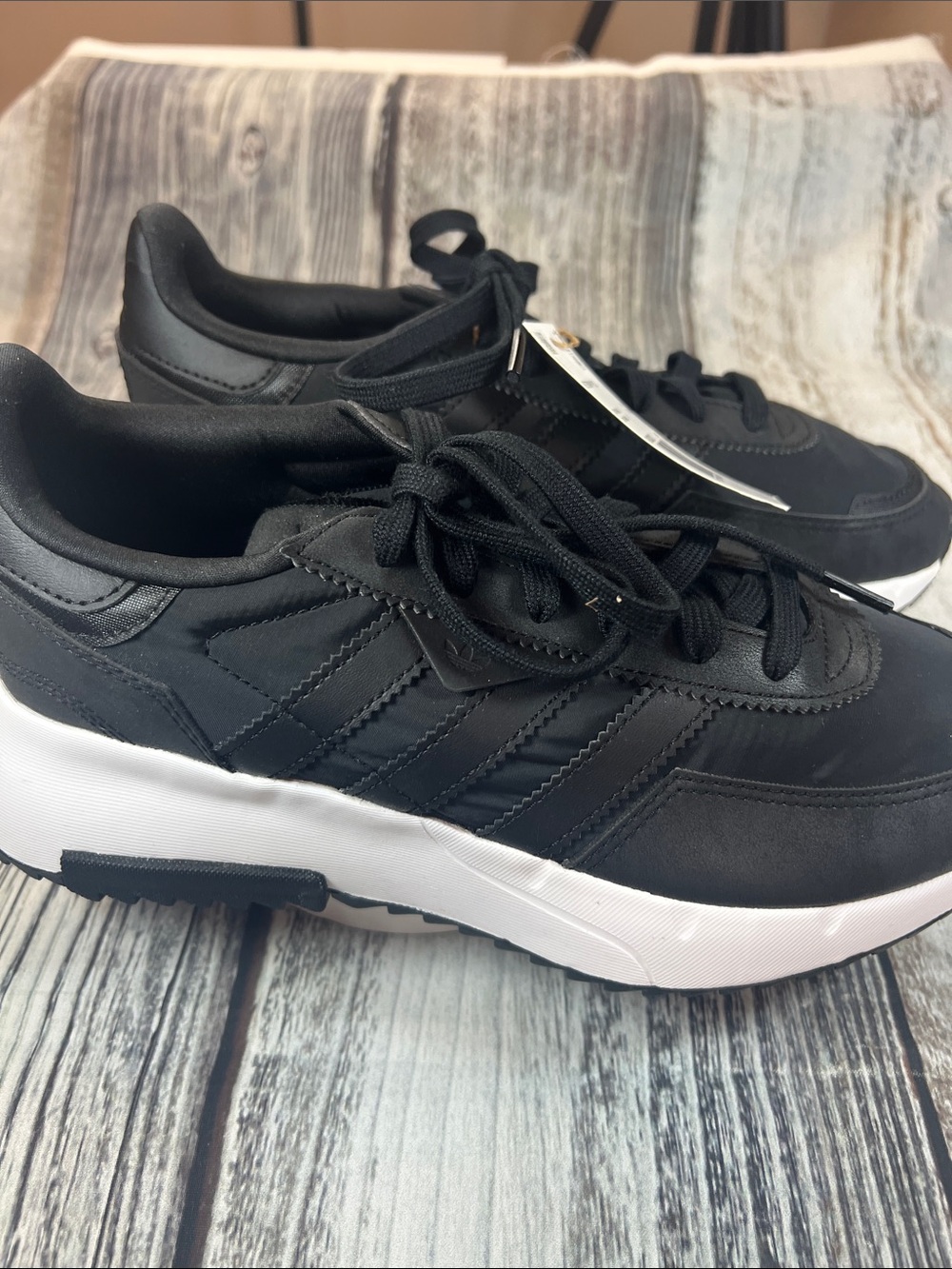 Adidas Originals Retropy F2 J Black White Platform Sneakers Women’s Size 7 NWT